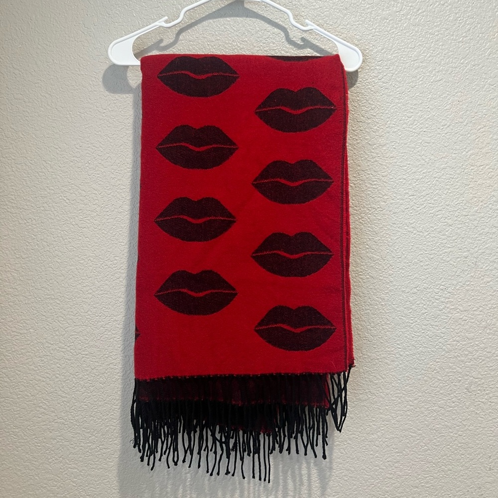 Victoria’s Secret Lips Blanket Scarf
